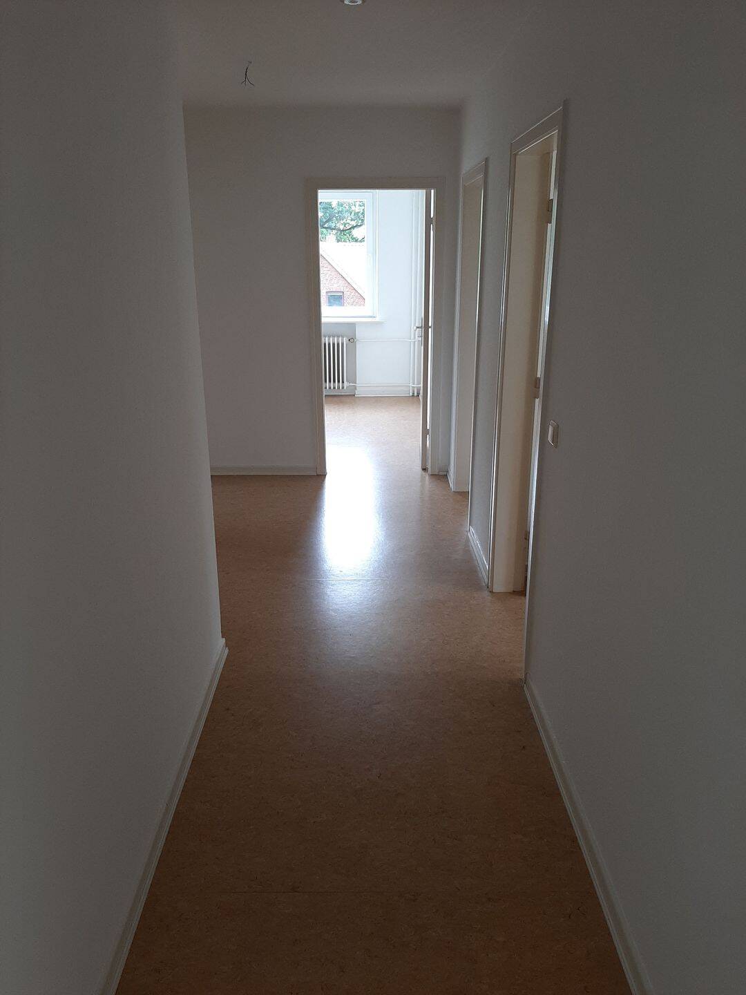Thumbnail-HH-Farmsen 2,5- Zimmer-Wohnung im 2.OG !!Bitte unsere Fragen beachten!!