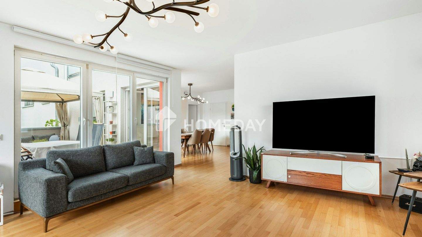 Thumbnail-Rückzugsort mit Freiraum: 5-Zimmer-Wohnung mit Garten und Garage