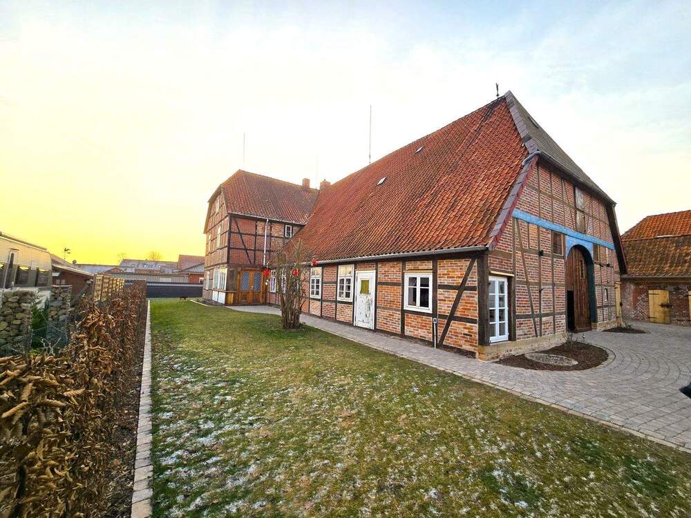 Thumbnail-Wohnen auf dem Ulmenhof: 3,5 Zimmer Wohnung im Zentrum von Bleckede, mit PKW Stellplatz