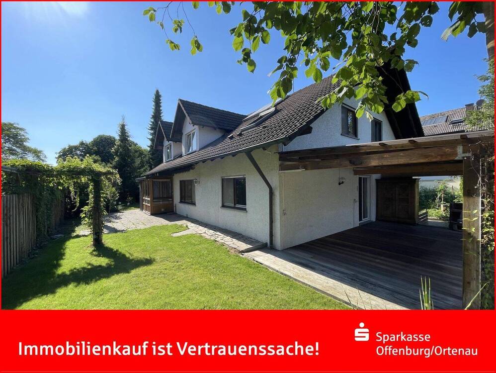 Seitenansicht und Garten