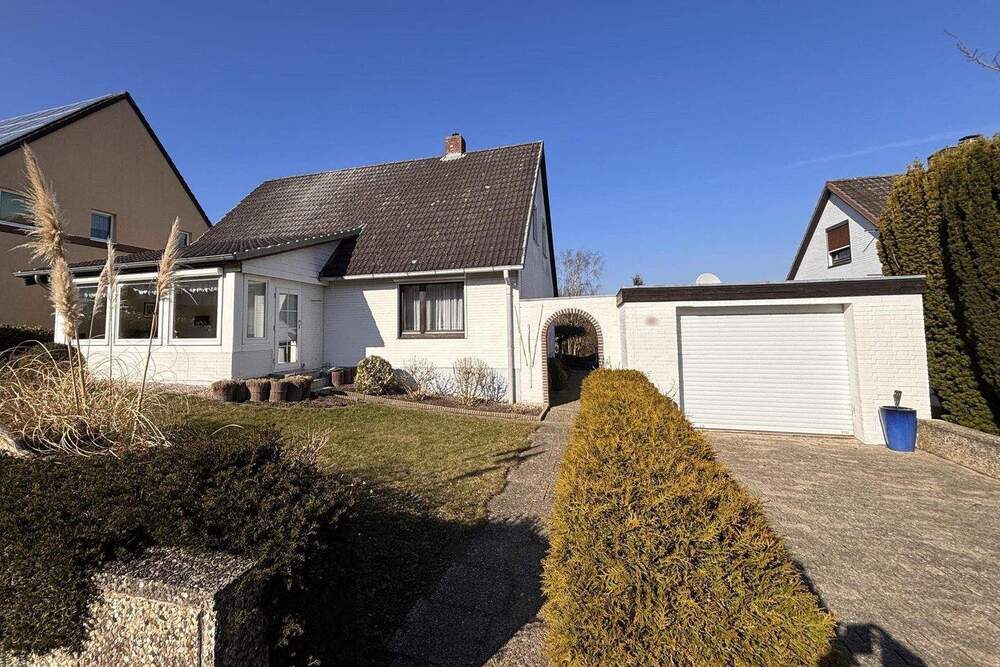 Thumbnail-Ein-Zweifamilienhaus