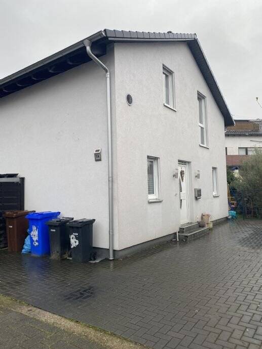 Hausansicht vom Eingang