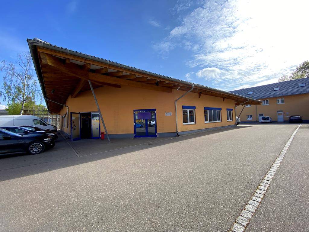 Thumbnail-Attraktive Gewerbe-Verkaufs-Büroräume mit Parkplätzen in gut frequentierter Lage