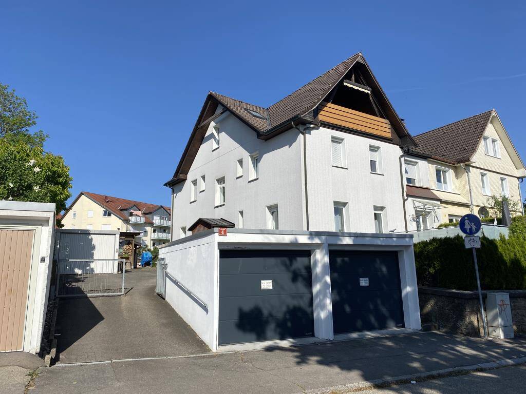 Thumbnail-Teils beziehbare, stadtnahe und attraktive 3-Familien-Doppelhaushälfte in VS-Villingen