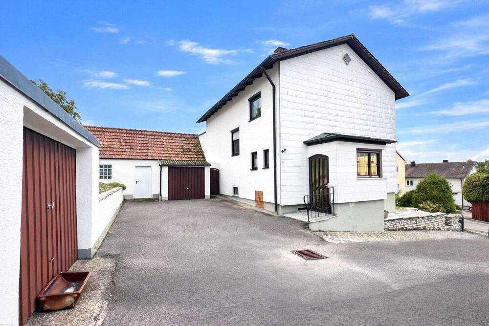 Thumbnail-Charmantes Einfamilienhaus mit großem Grundstück und Ausbaupotenzial in Wolnzach!