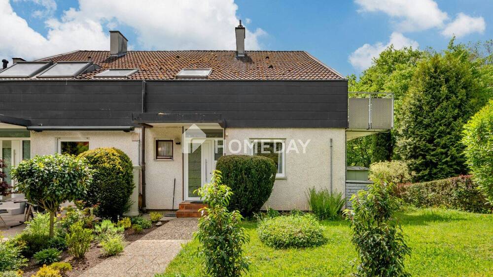 Thumbnail-Großzügiges Reihenhaus in Endlage mit ca. 149 m² Wohnfläche und umliegenden Garten