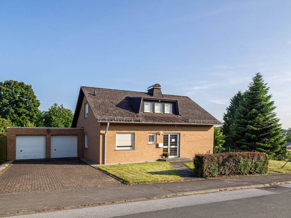 Thumbnail-Gepflegtes Einfamilienhaus mit Doppelgarage in Warstein-Suttrop!