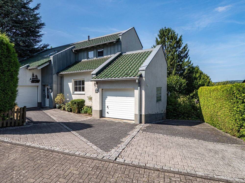 Thumbnail-Großzügiges Wohnhaus mit Flair auf besonderem Grundstück auf dem Flammberg in Arnsberg-Hüsten!