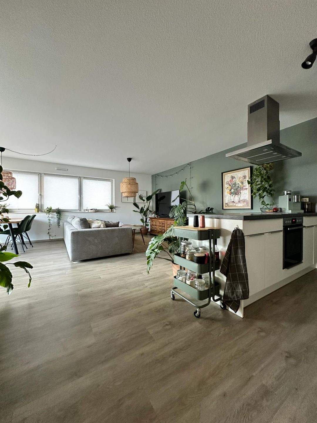 Thumbnail-Stilvolle 3-Zimmer-Wohnung mit offenem Wohnbereich und Balkon in Toplage