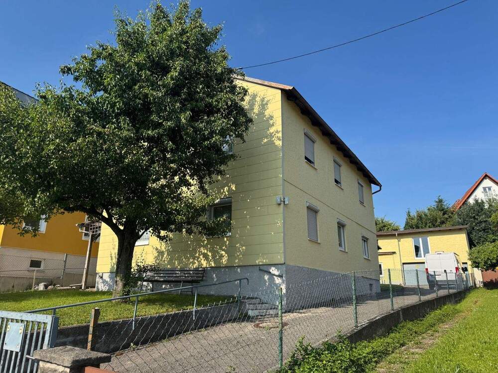 Thumbnail-Sanierungsbedürftiges Wohnhaus mit 2 Garagen, Carport und Werkstatt, ideal für Handwerker
