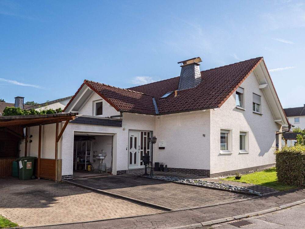 Thumbnail-Schönes Zweifamilienhaus in gefragter Lage von Sundern!