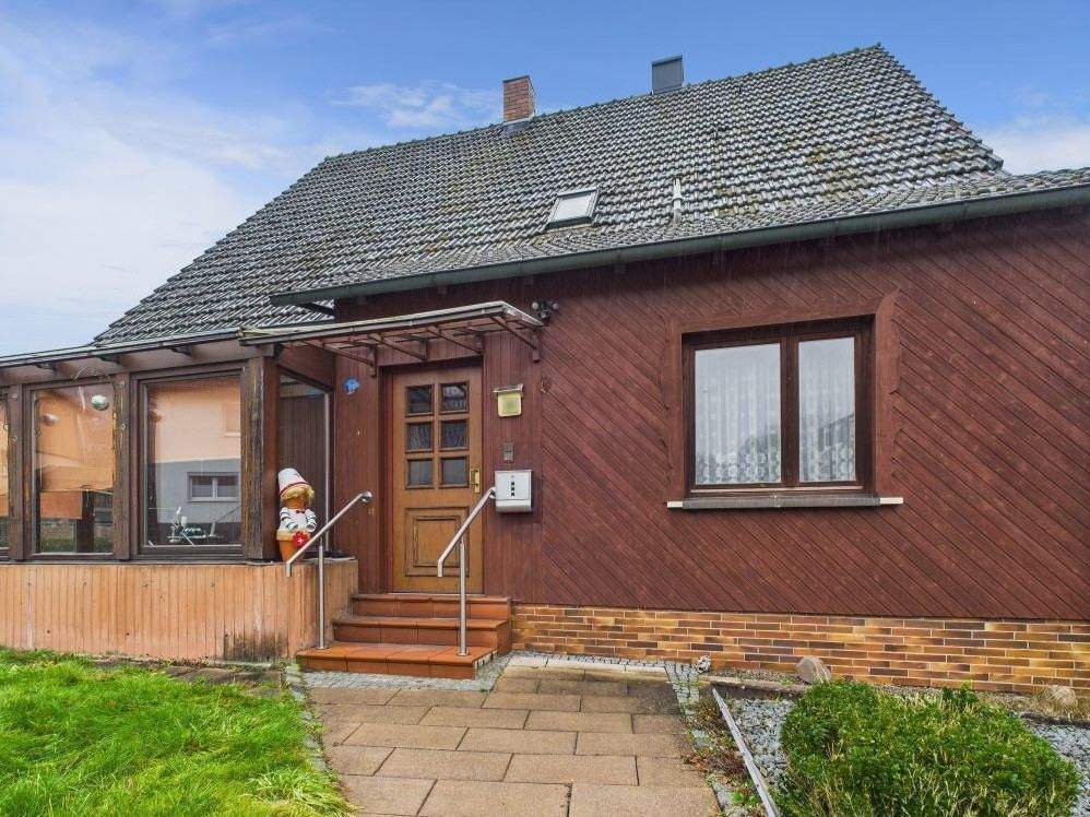 Thumbnail-Geräumiges Einfamilienhaus mit Balkon in Mittelberg