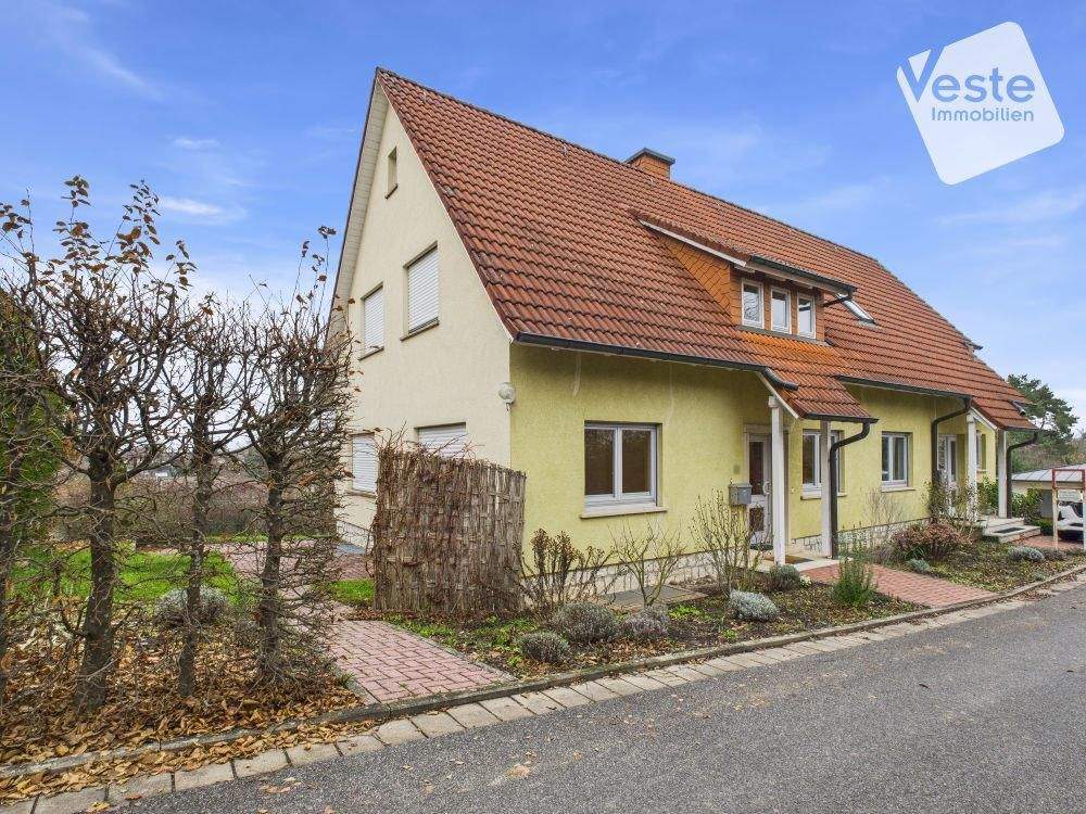 Thumbnail-Großzügige Doppelhaushälfte in stadtnaher Lage - Ruhiges Wohnen mit traumhaftem Weitblick