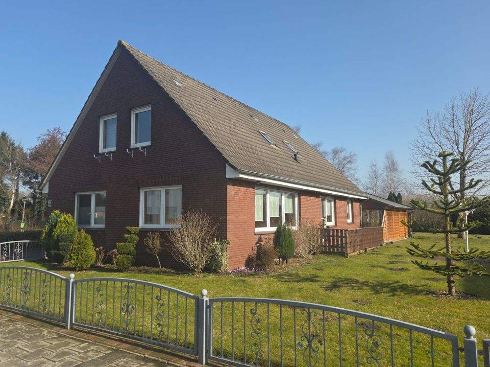 Thumbnail-Großes Wohnhaus auf schönem Grundstück mit freiem Blick auf Wiesen und Felder!