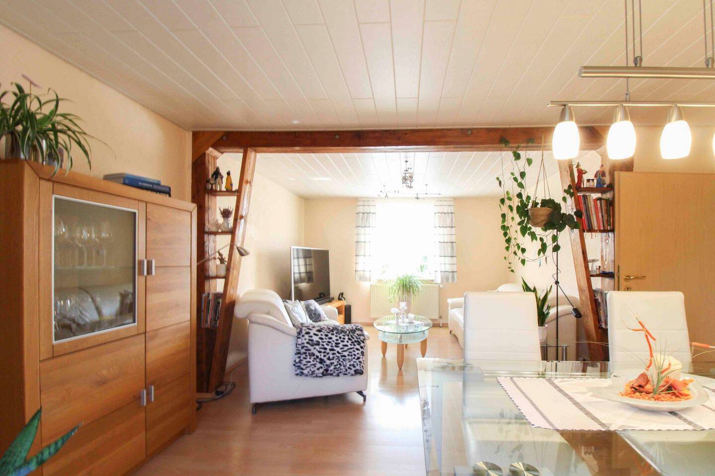 Thumbnail-Sehr gepflegtes 4 Zimmer-Reihenmittelhaus mit tollem Garten, Freisitz und Garage in Ahnatal