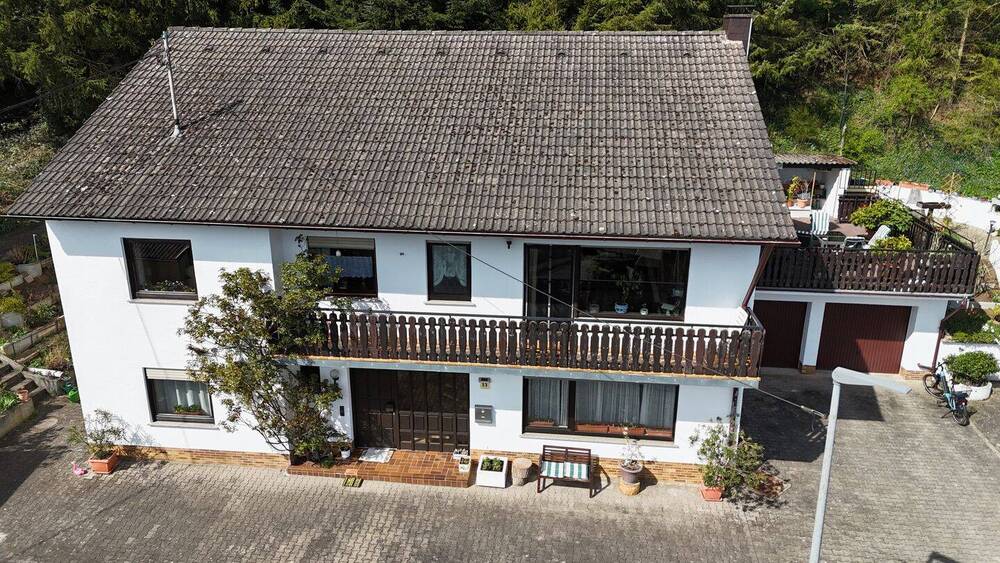 Thumbnail-Großes Zweifamilienhaus in exponierter Lage von Niederkirchen