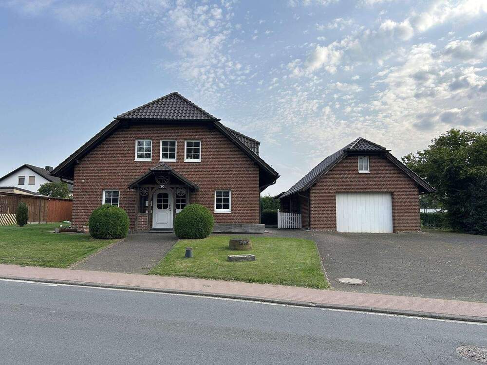 Thumbnail-Einfamilienhaus in ruhiger Lage mit großem Garten und viel Platz in Borgentreich-Körbecke