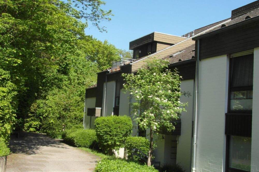 Thumbnail-* VERKAUFT * Bonn in ruhiger Wohnlage Privatweg das besondere angenehme Wohnen * bezugsfrei *mit 2 Balkonen, 2 Zimmer, TG-Stellplatz