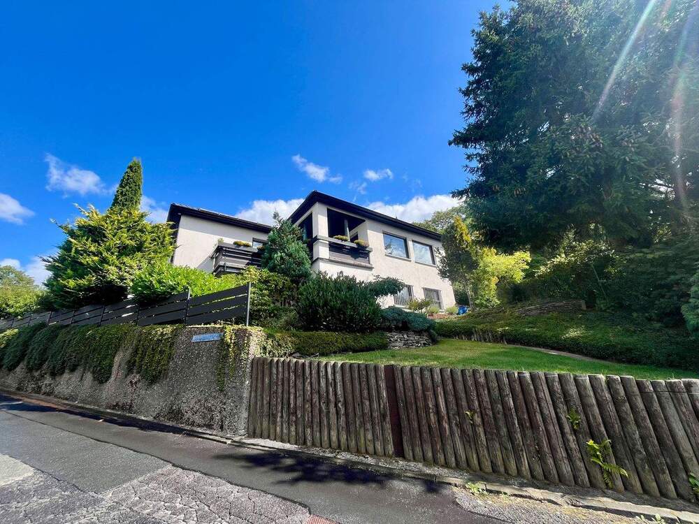 Thumbnail-Oberreifenberg: Großzügiges Einfamilienhaus mit traumhaften Garten