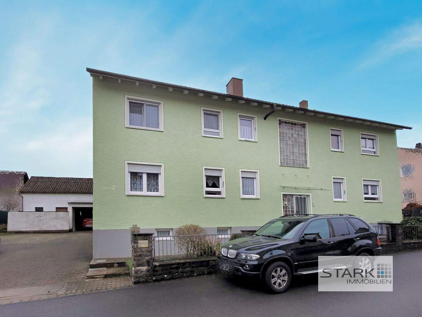 Thumbnail-Vierfamilienhaus in schöner, ruhiger Lage - genehmigte Pläne für das DG liegen bereits vor.