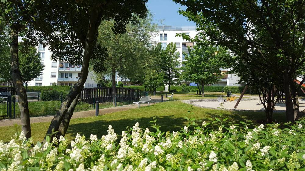 Thumbnail-Langjährig vermietete 2-Raum-WE mit Balkon, Aufzug und Tiefgarage - sehr gute Infrastruktur - ruhige, grüne Lage