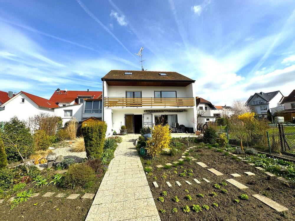 Thumbnail-Ober-Mörlen: Charmantes Einfamilienhaus mit großzügigem Garten und Ausbaupotenzial