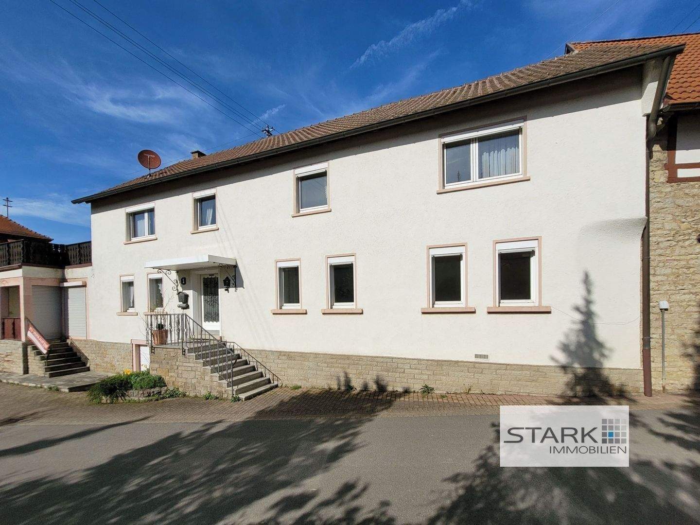 Thumbnail-Messelhausen: Großes Wohnhaus mit Scheune, Garage, Laden und Garten!