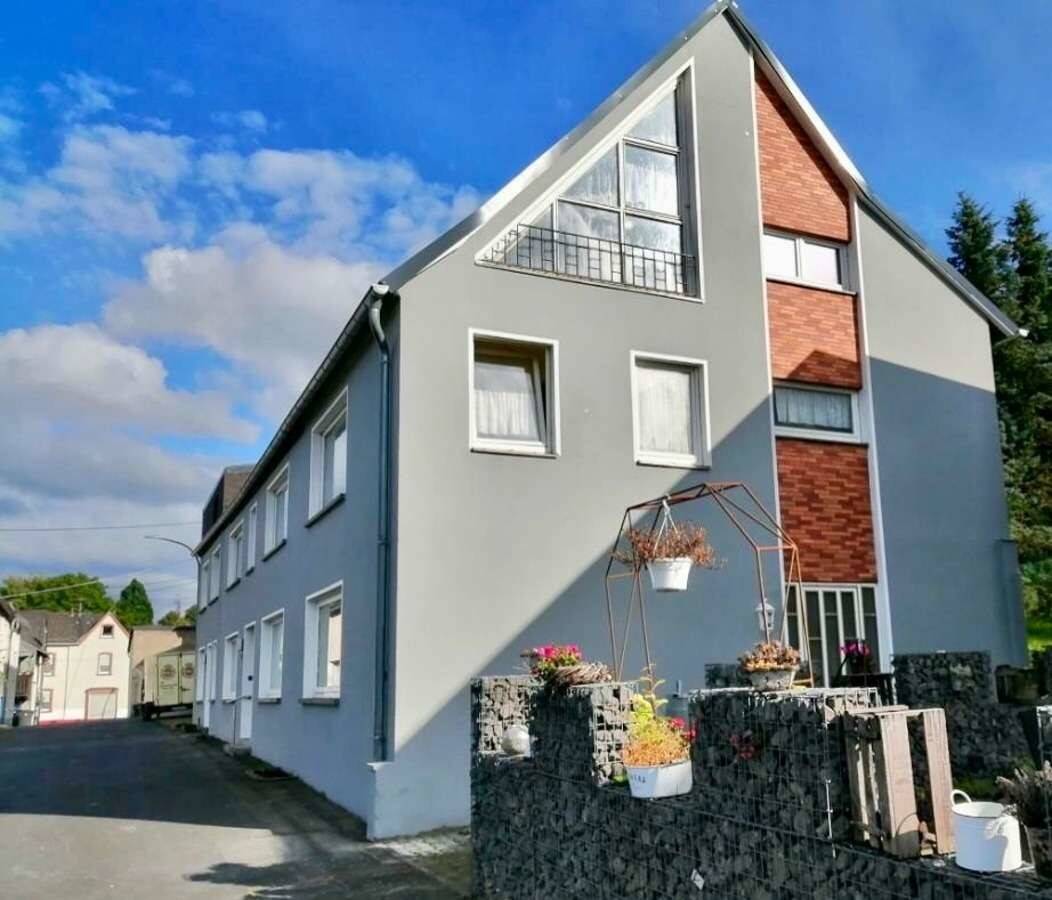 Thumbnail-Saniertes Mehrfamilienhaus | 7 Wohnungen | 410 m² Wohnfläche | 1.300 m² Grundstück | 56826 Lutzerath