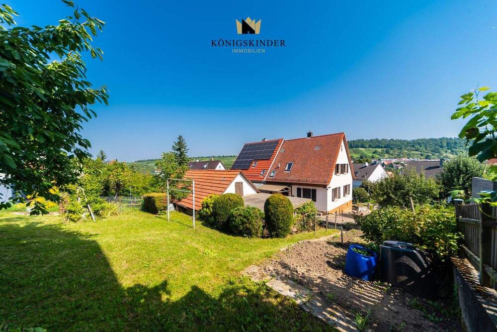 Thumbnail-Charmante DHH mit schönem Garten möchte seinen 2. Frühling erleben. Sofort verfügbar!