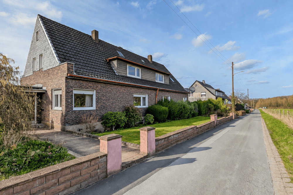 Thumbnail-Doppelhaus - 2 Grundstücke - 4 Einheiten - 4 Garagen - Garten