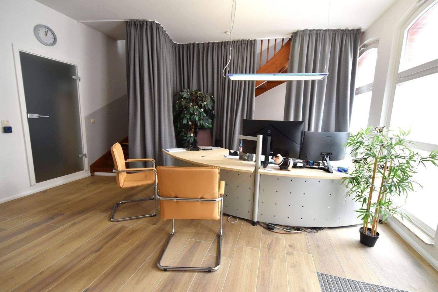 Thumbnail-Mölln - Gewerbefläche mit vielen Nutzungsmöglichkeiten mit offener Galerie in der Altstadt