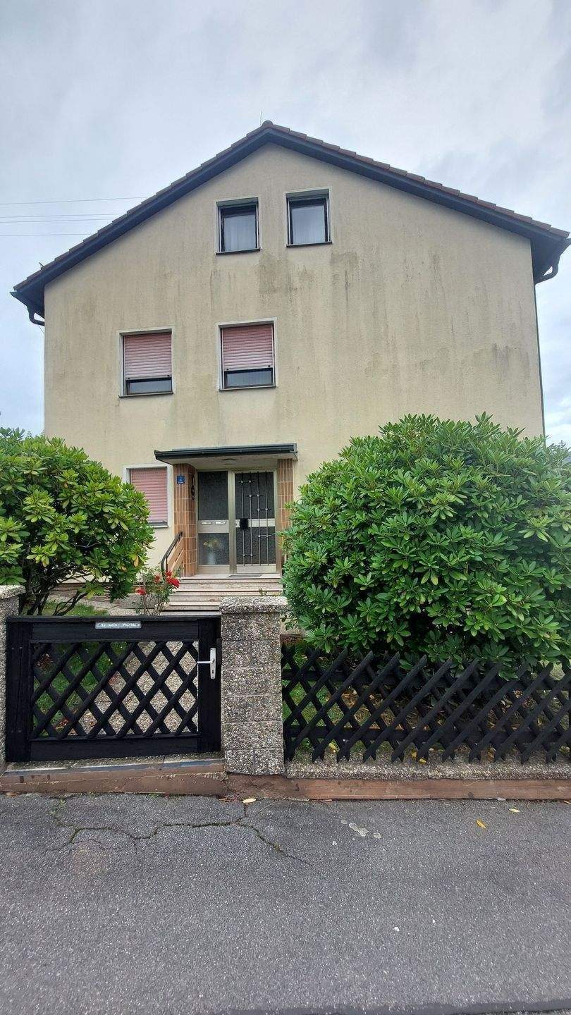 Thumbnail-Großzügiges 2 Familien Wohnhaus mit ca. 192 m² Wohnfläche auf drei Ebenen mit 581 m² Grundstück in Waidhaus – Oberpfalz zu verkaufen