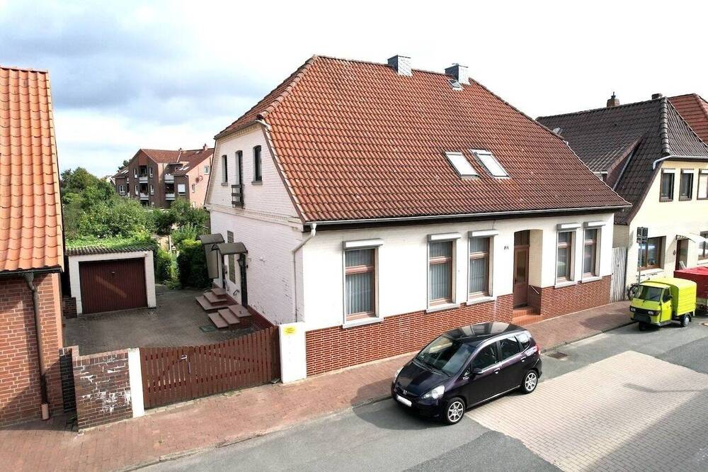 Thumbnail-Seltene Gelegenheit: Großzügiges Gartengrundstück in Zentrumsnähe, mit charmantem Altbau