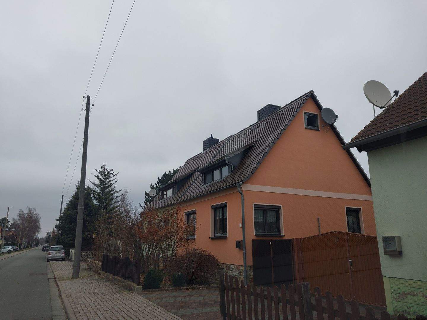 Thumbnail-Einfamilienhaus in Stadtrandlage mit großem Grundstück