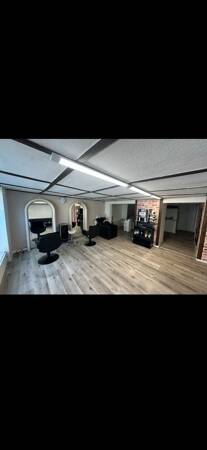 Thumbnail-Friseur Laden Büro am Schweizerberg in MM