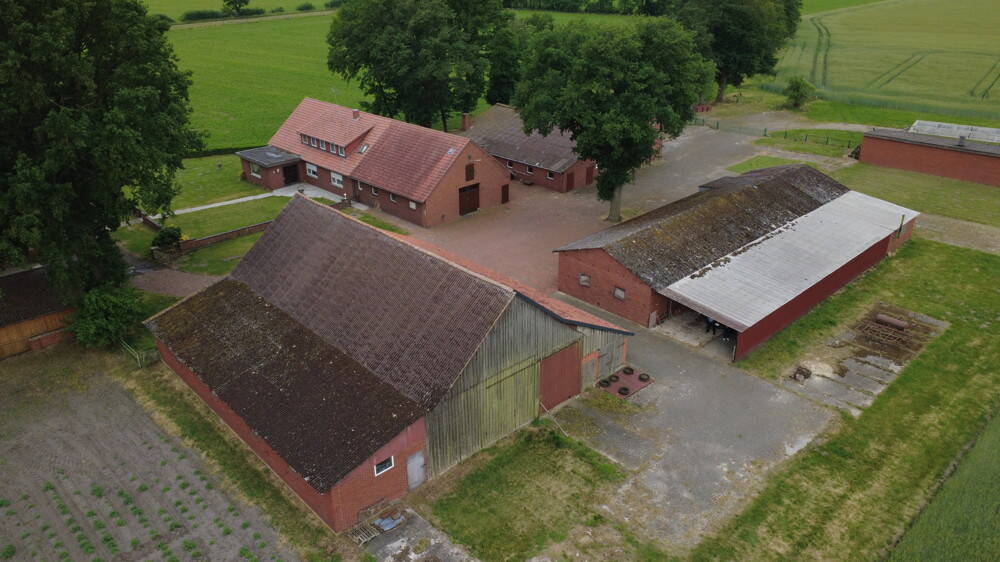 Thumbnail-Solider Resthof mit Nebengebäude in herrlicher ruhiger Lage