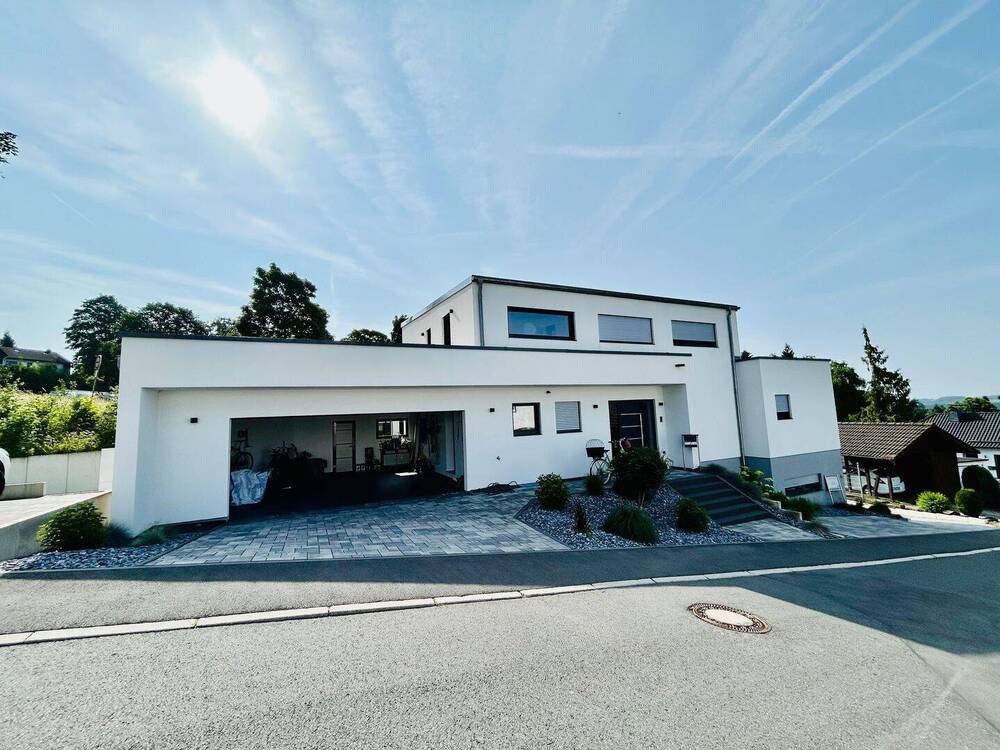 Thumbnail-Luxuriöses Einfamilienhaus mit Sauna, Außenpool und Smart Home Technologie