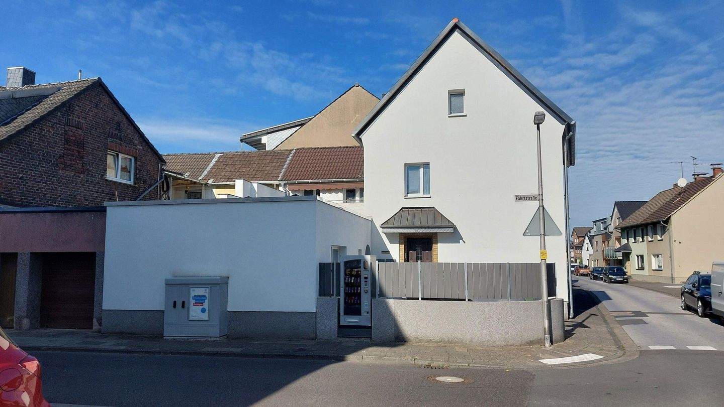 Thumbnail-Modernisiertes Zweifamilienhaus