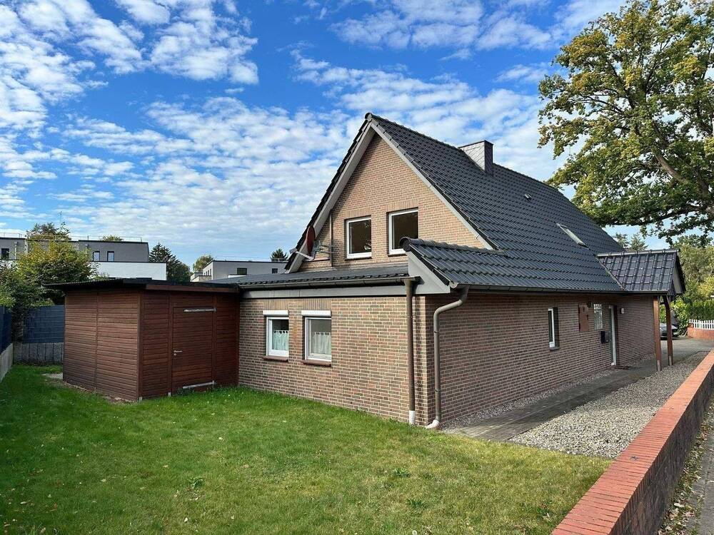 Thumbnail-EinfamilienhausZweifamilienhaus in Quickborn mit vielseitigen Nutzungsmöglichkeiten