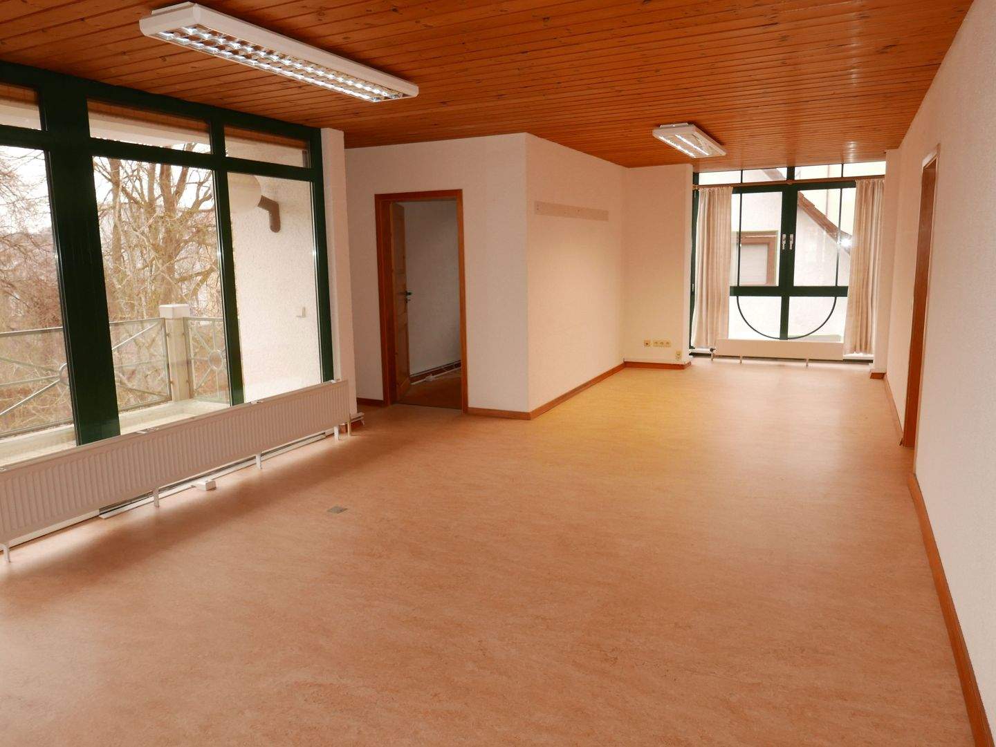 Thumbnail-4-Zi.-Eigentumswohnung nutzbar als Geschäftsräume