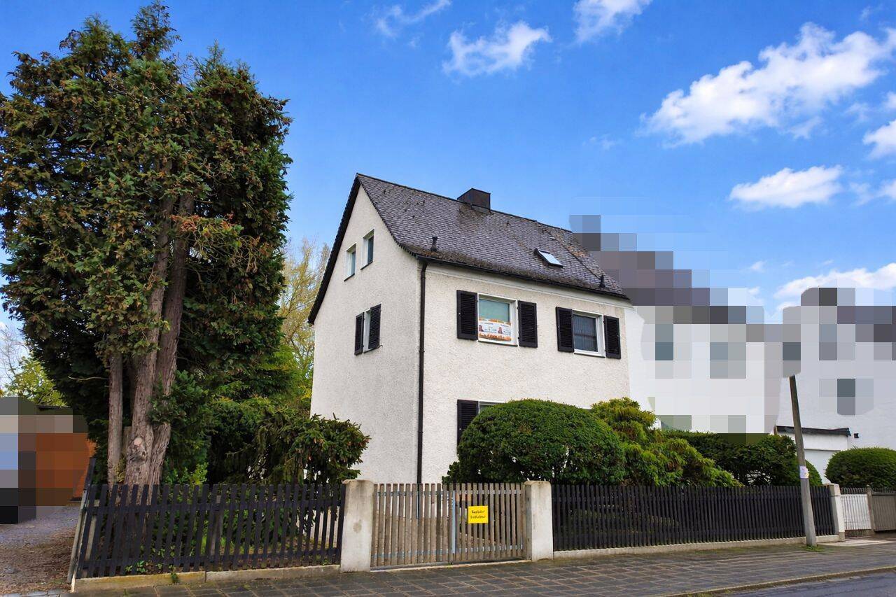 Thumbnail-Charmante Doppelhaushälfte mit geschmackvoll und idyllisch angelegtem Garten, Garage uvm. zu verkaufen.