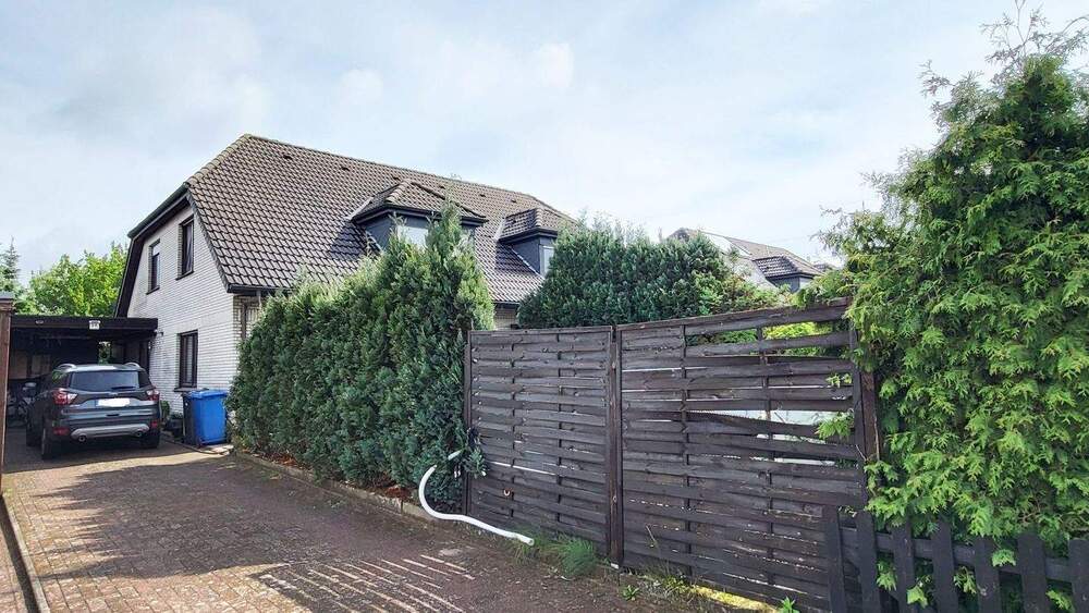 Thumbnail-Ruhige Wohnlage: Doppelhaushälfte mit Garten und Carport