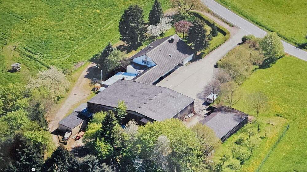 Thumbnail-Großzügiges Bauernhaus in einzigartiger Alleinlage