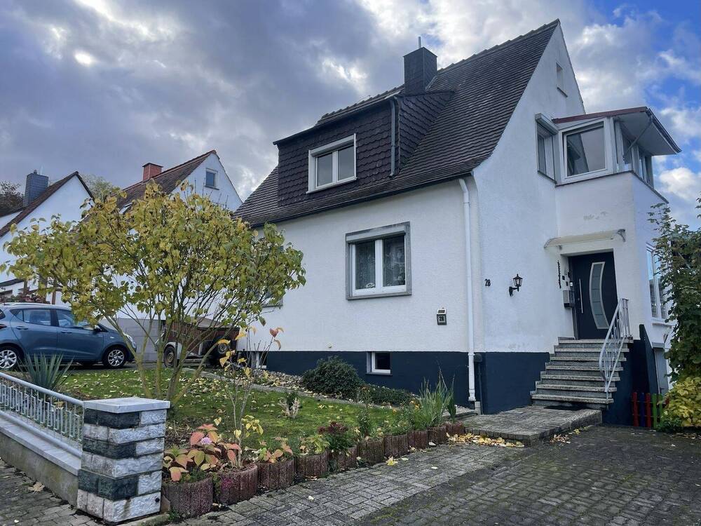 Thumbnail-Geräumiges Zweifamilienhaus mit Potential in FuldabrückBergshausen