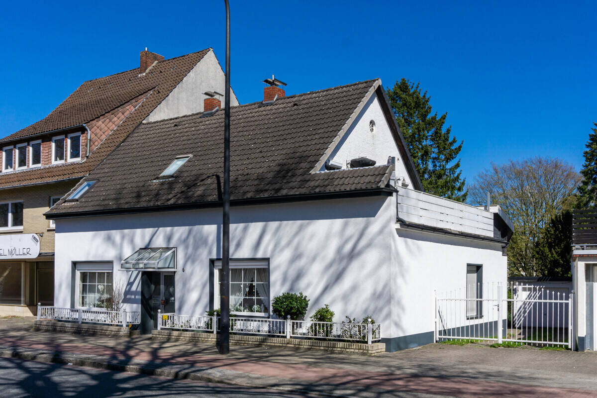 Thumbnail-PURNHAGEN-IMMOBILIEN - Zweifamilienhaus mit Garage in zentraler Wohnlage von Bremen-Blumenthal!