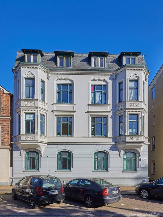 Thumbnail-Schöne große 3-Zimmer Altbauwohnung in zentraler Lage