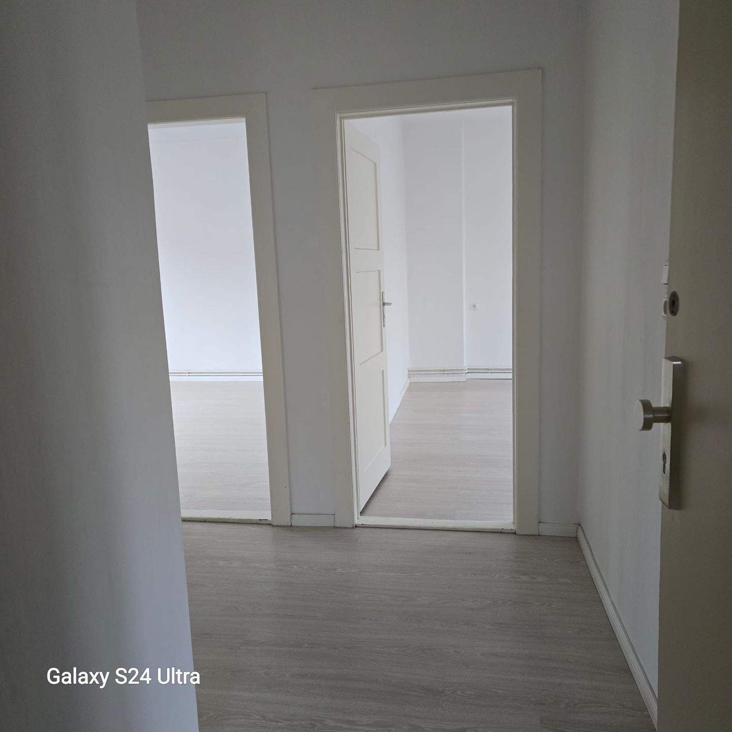 Thumbnail-3- Zimmerwohnung mit Balkon, 2. OG, Puschkinstraße 14a, Frankfurt (Oder)