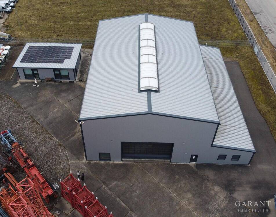Thumbnail-Industriehalle mit Bürofläche und Wohngebäude