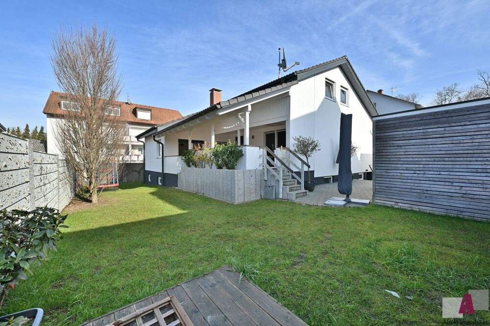 Thumbnail-Großzügiges Einfamilienhaus in ruhiger Lage