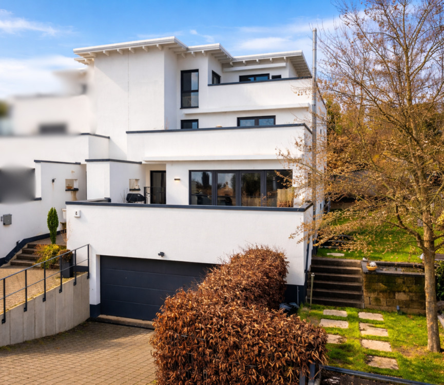 Thumbnail-KL-Nähe Fliegerstr.-Neuwertiges, großzüg. Wohnhaus m. modernster techn. Ausstattung u. Eigentumsgr.